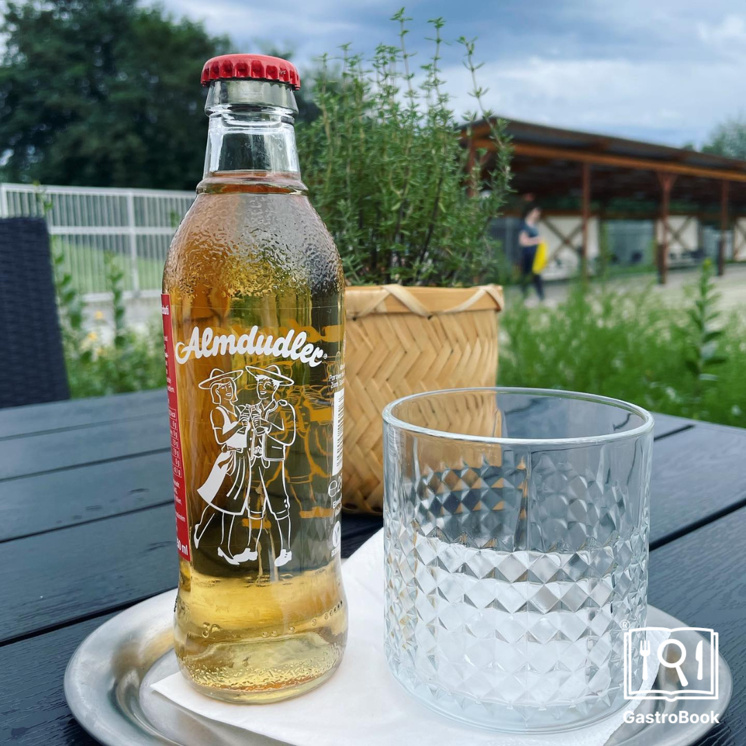 Almdudler limonáda (autor: Archery café)